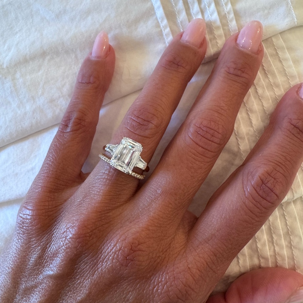 ✨3.19 carat Emerald cut Lab Diamond Ring✨ Two Toned 14k Women's Ring size 4.5 - Picture 4 of 16